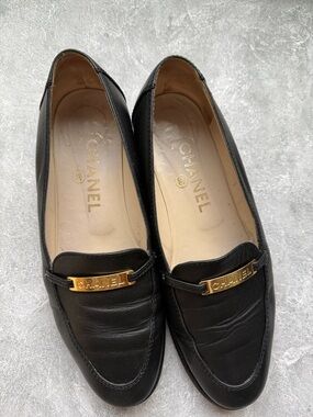 CHANEL Black Leather Loafers with Gold plate flats 38